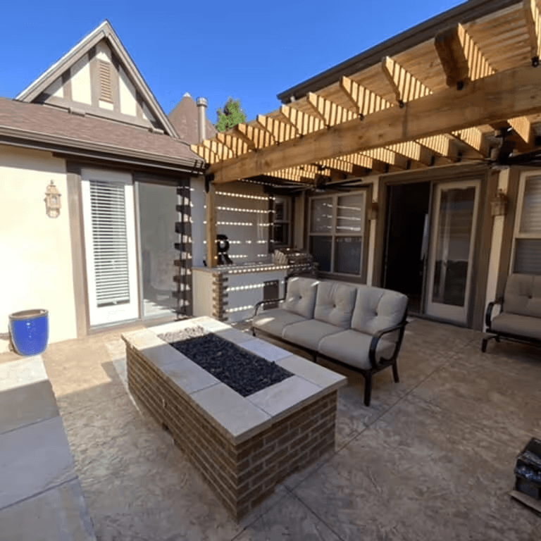 Fire Pits & Fireplaces